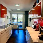 Spacious Cozy With Easy And Free Parking *