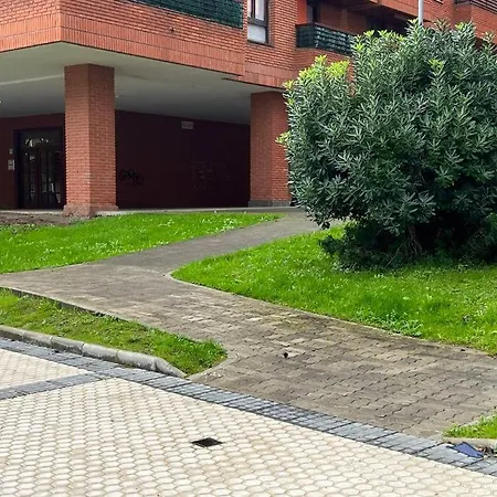 Apartment Spacious Cozy With Easy And Free Parking *