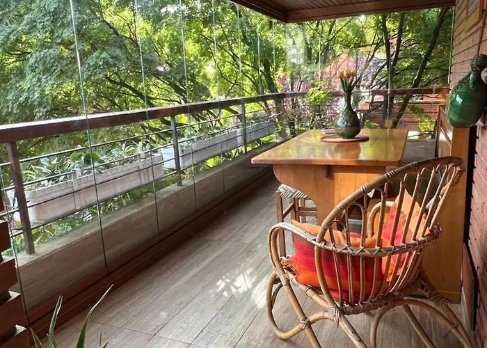 Spacious Cozy With Easy And Free Parking