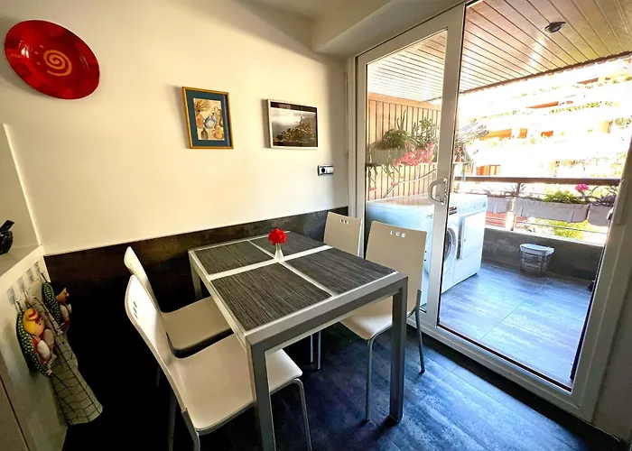 Spacious Cozy With Easy And Free Parking